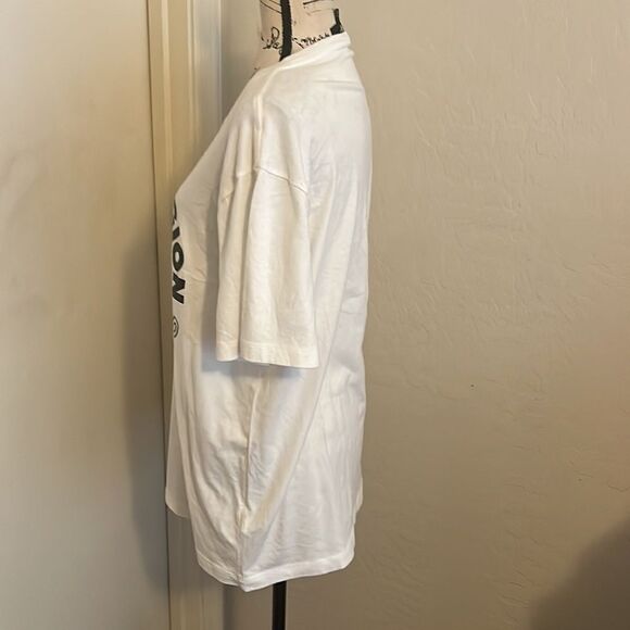 True Religion White Graphic Shirt - Picture 2 of 9